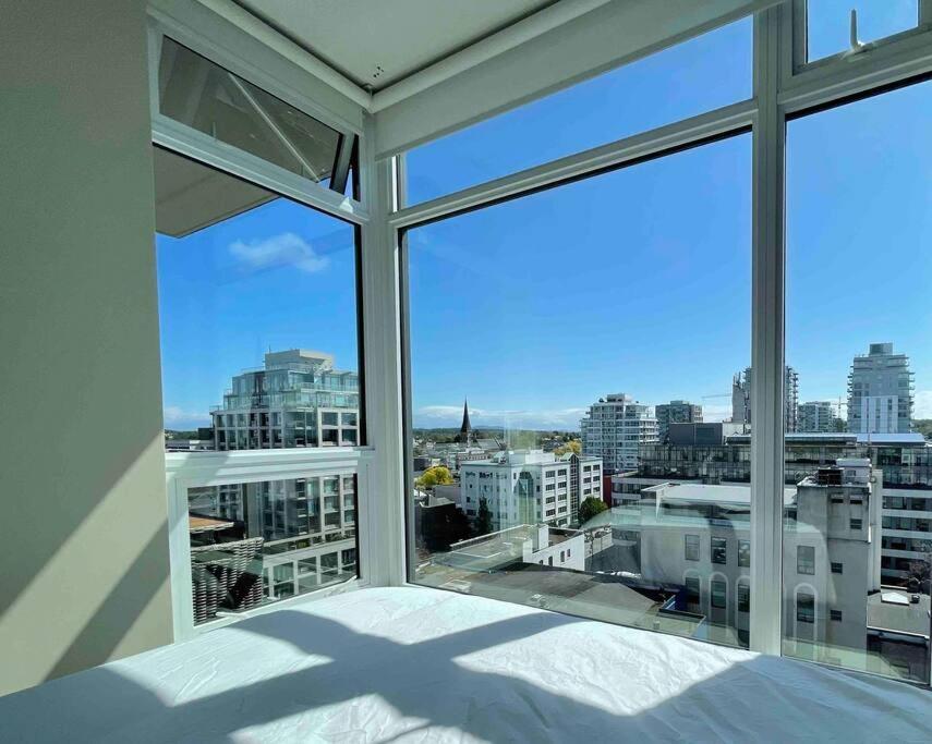 Modern 2 Bedroom Ocean Views Victoria Downtown Free Parking Exterior foto