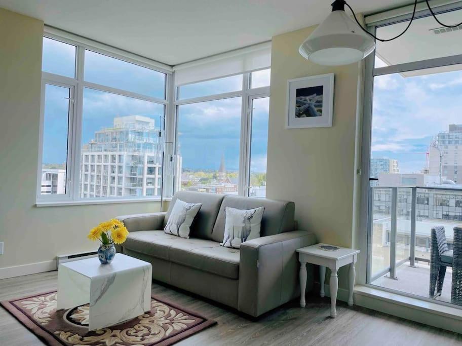 Modern 2 Bedroom Ocean Views Victoria Downtown Free Parking Exterior foto