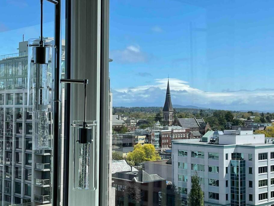 Modern 2 Bedroom Ocean Views Victoria Downtown Free Parking Exterior foto