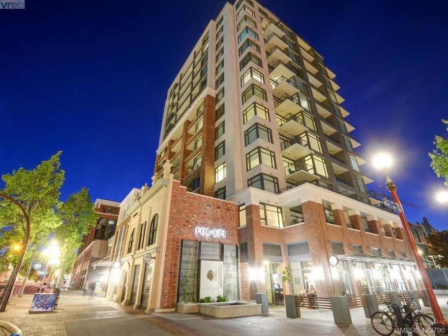 Modern 2 Bedroom Ocean Views Victoria Downtown Free Parking Exterior foto